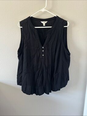 Terra & Sky Black Pintuck V-Neck Button Cami